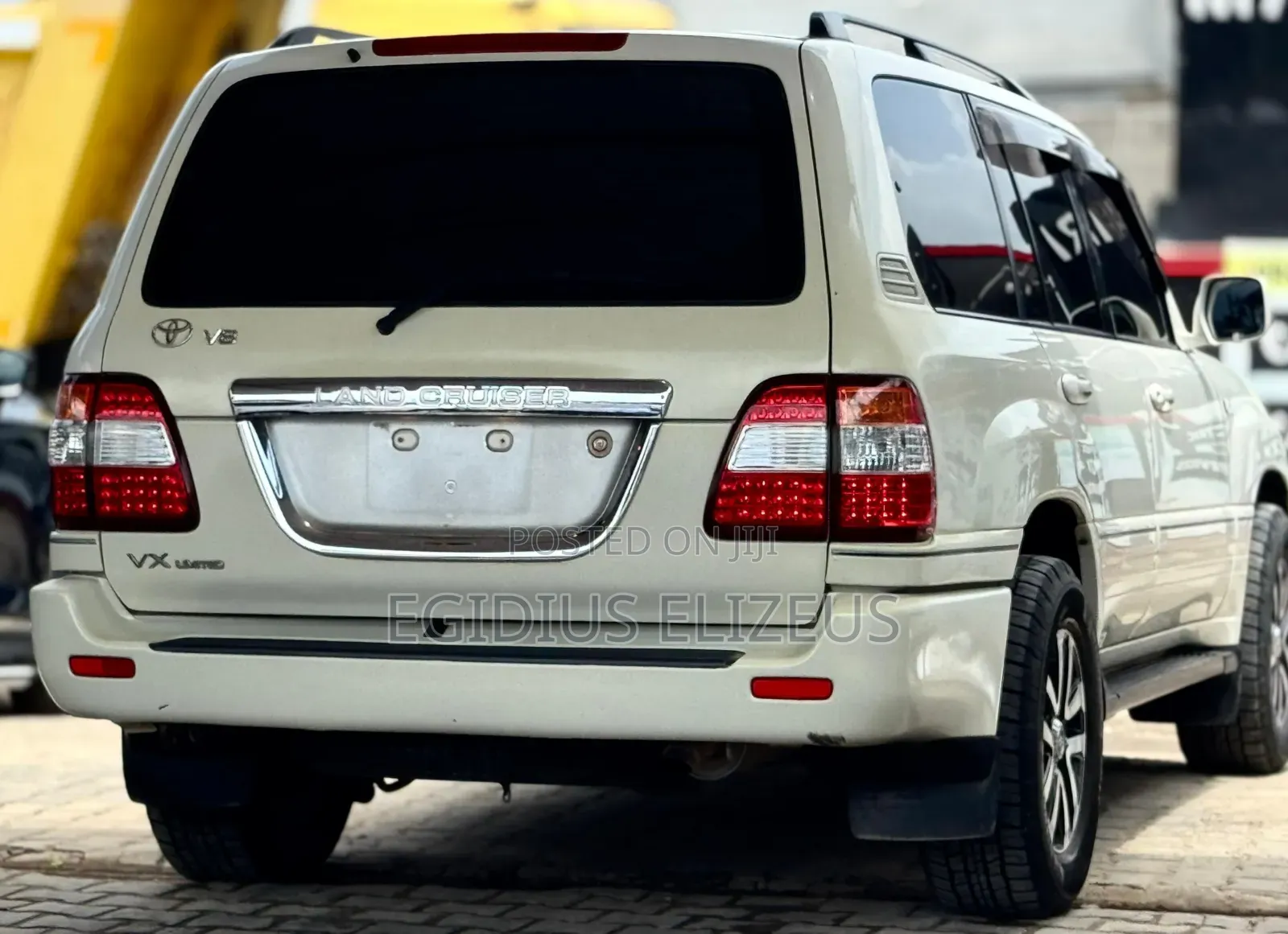 Toyota Land Cruiser 2000 White