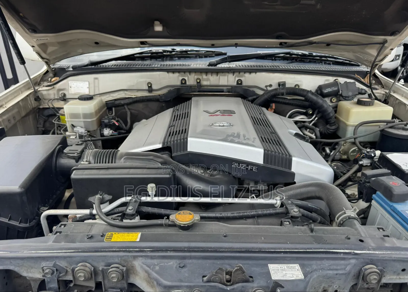 Toyota Land Cruiser 2000 White