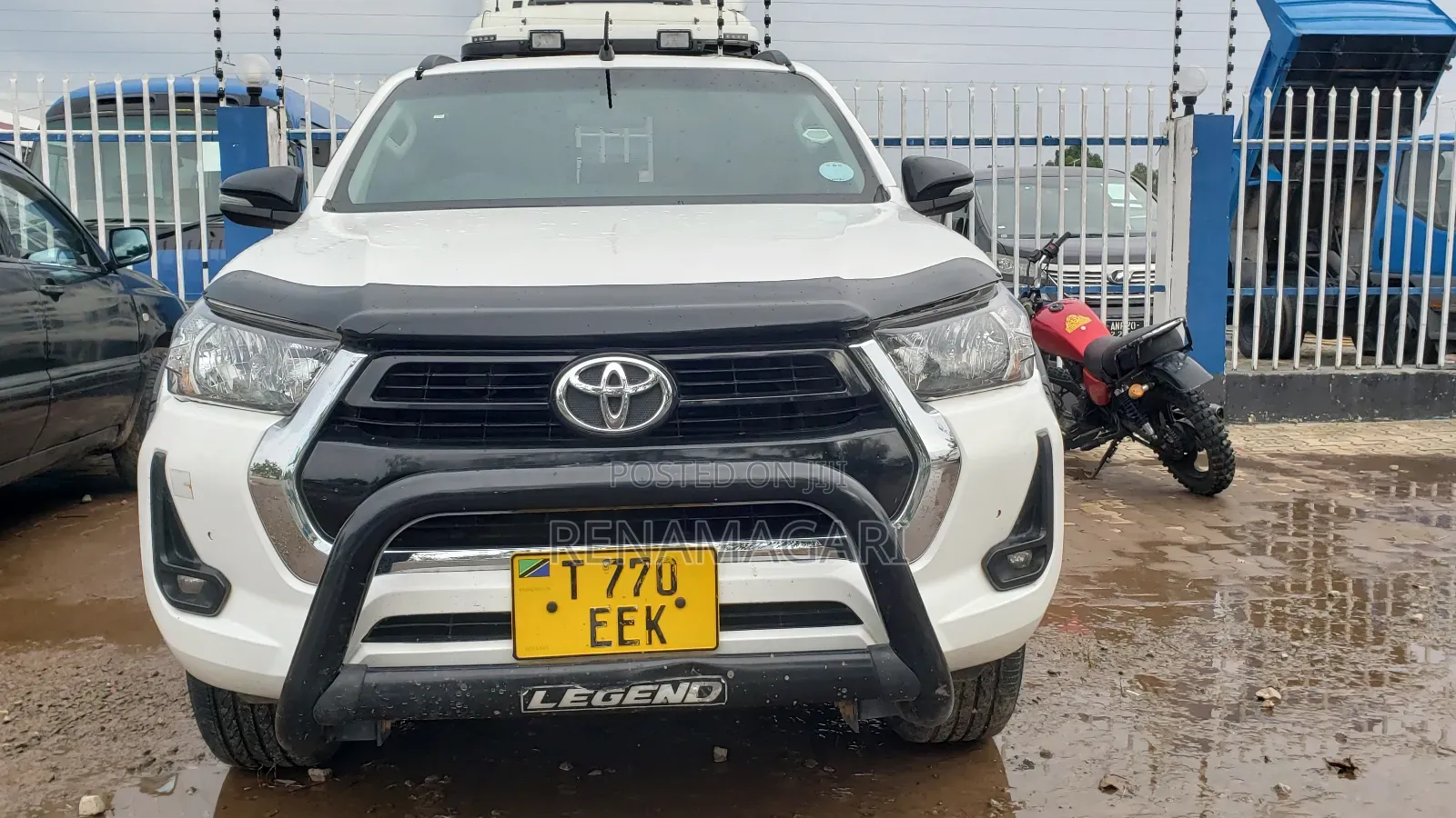 Toyota Hilux 2021 White
