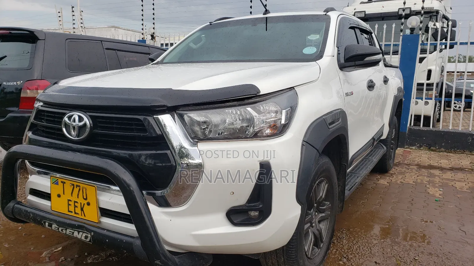 Toyota Hilux 2021 White