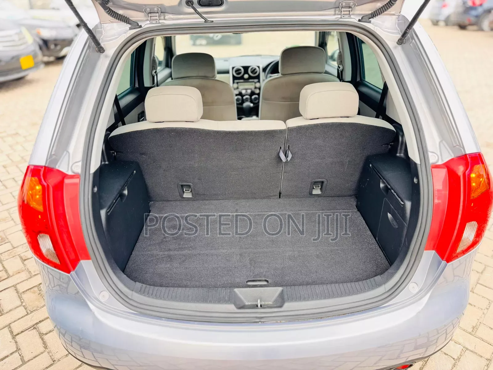 Mazda Verisa 2006 Silver