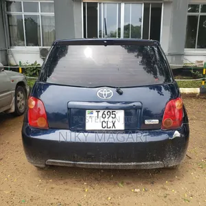 Toyota IST 2008 Blue