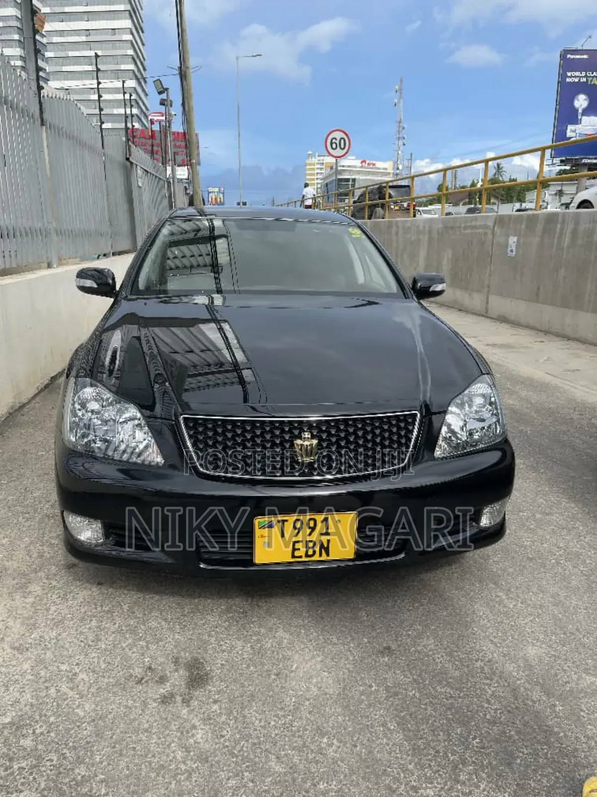 Toyota Crown 2012 Black