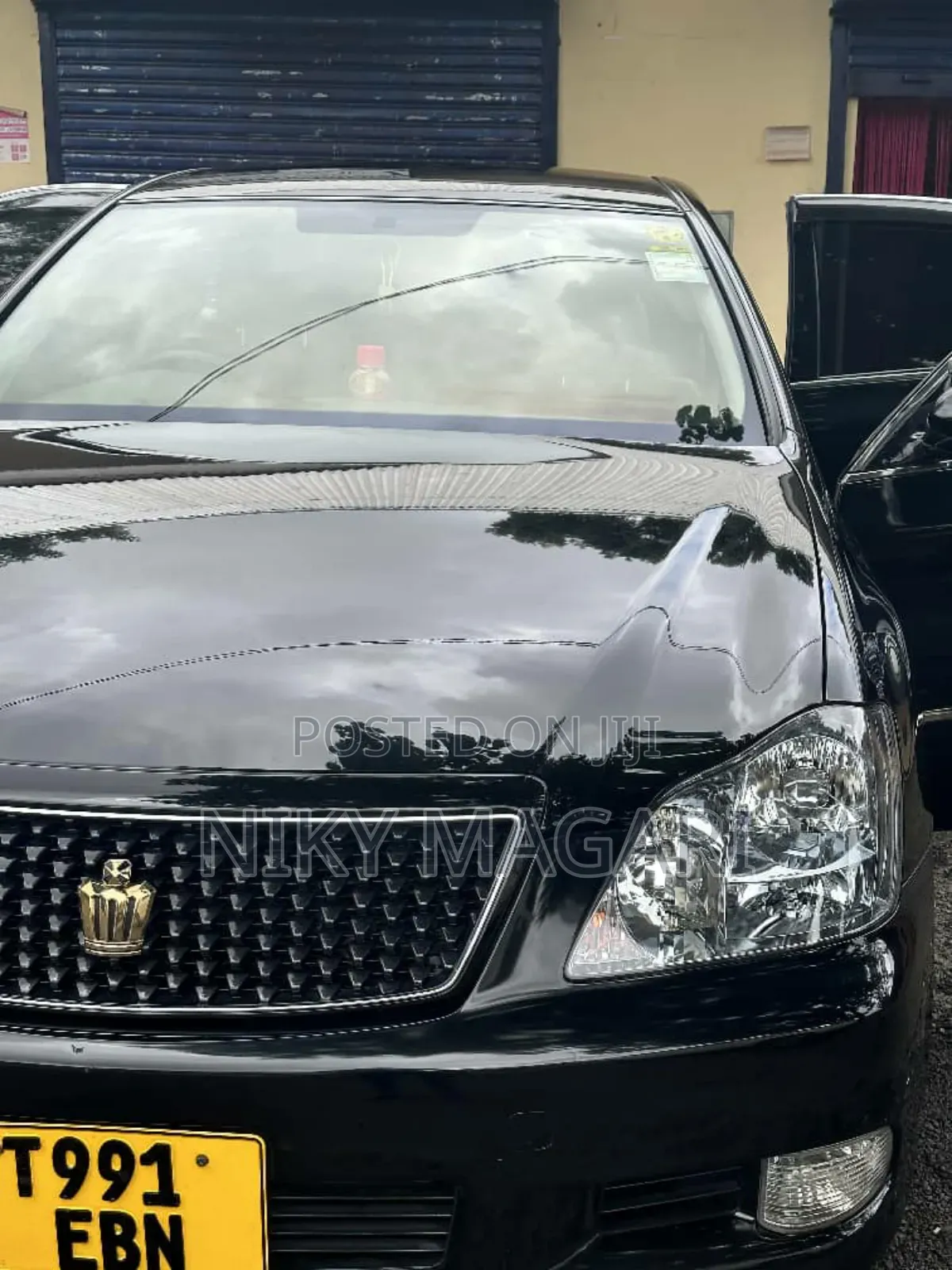 Toyota Crown 2012 Black
