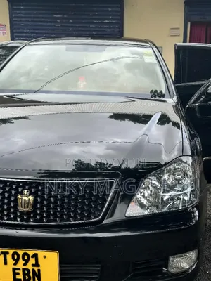 Toyota Crown 2012 Black