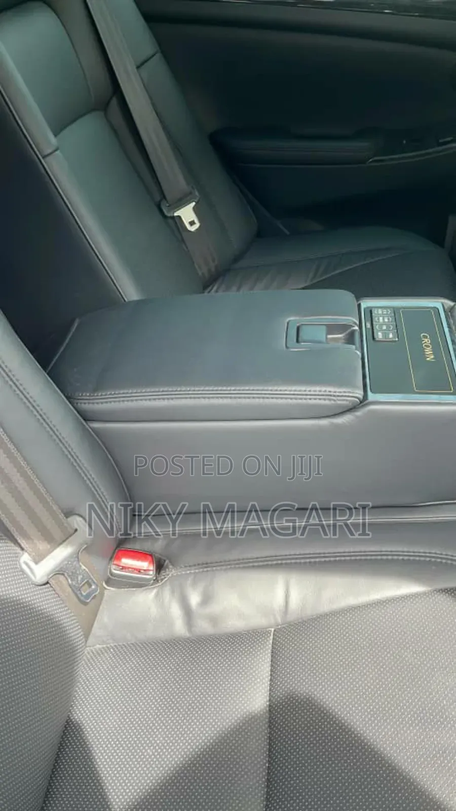 Toyota Crown 2012 Black