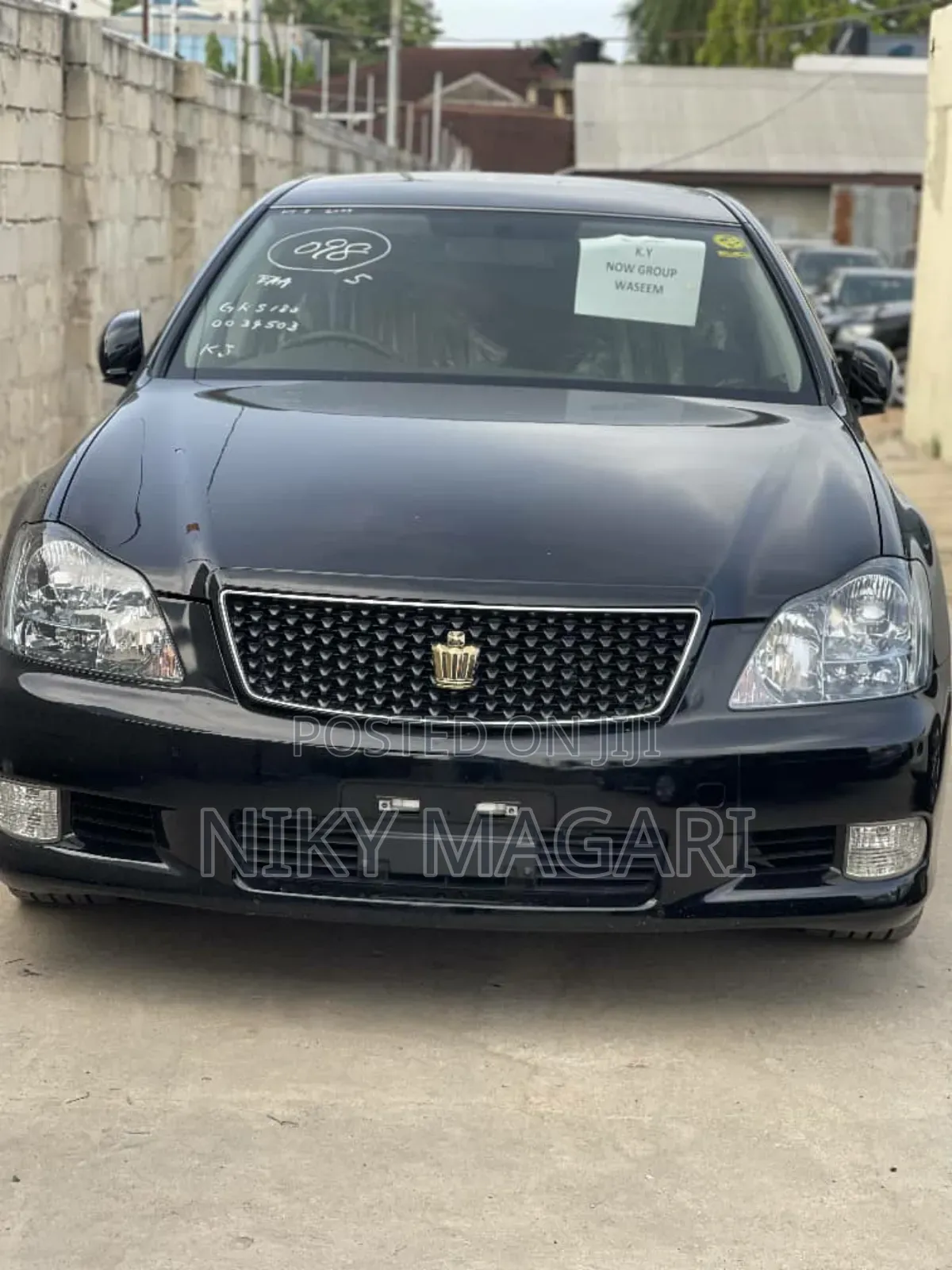 Toyota Crown 2012 Black