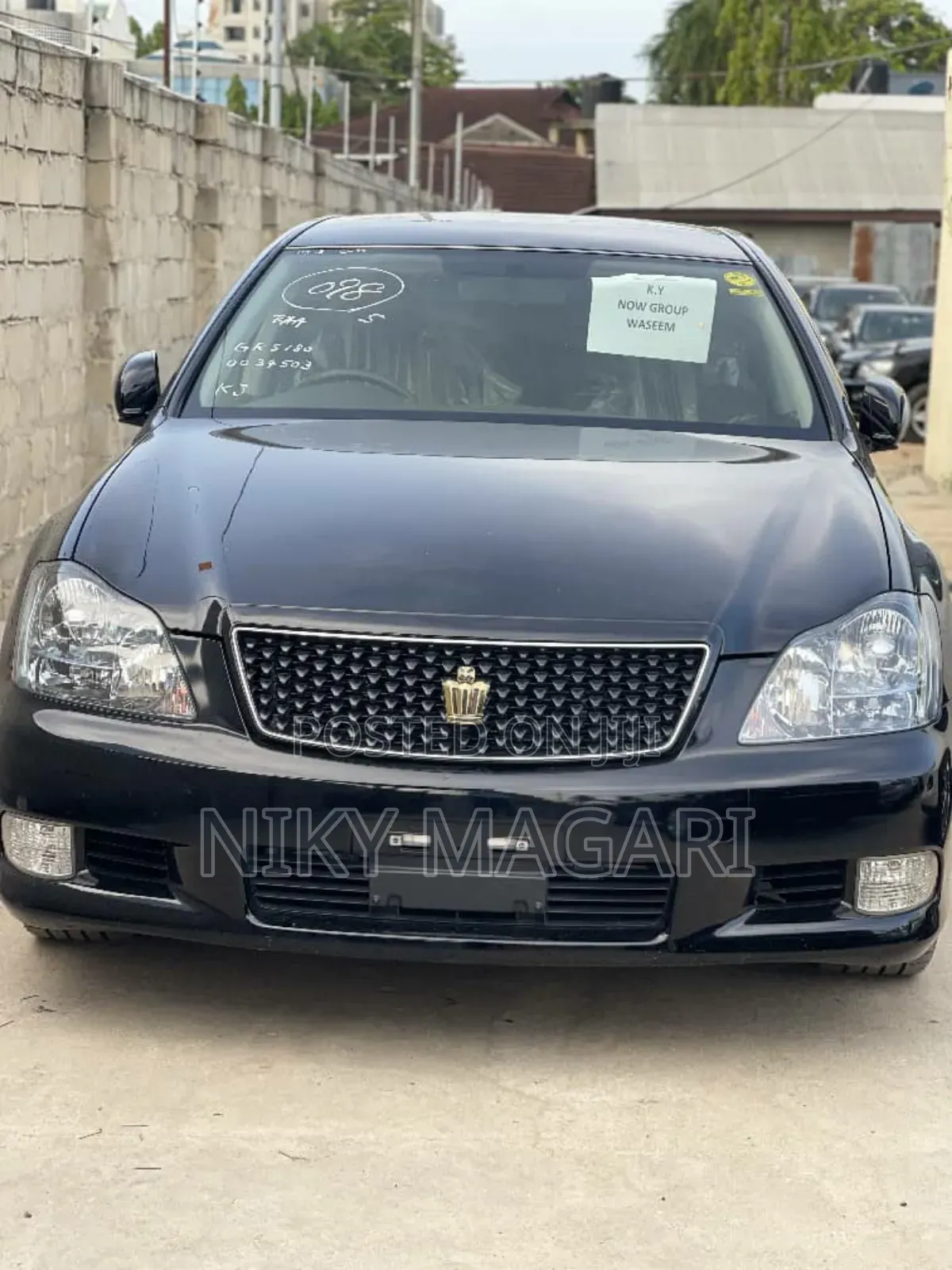 Toyota Crown 2012 Black
