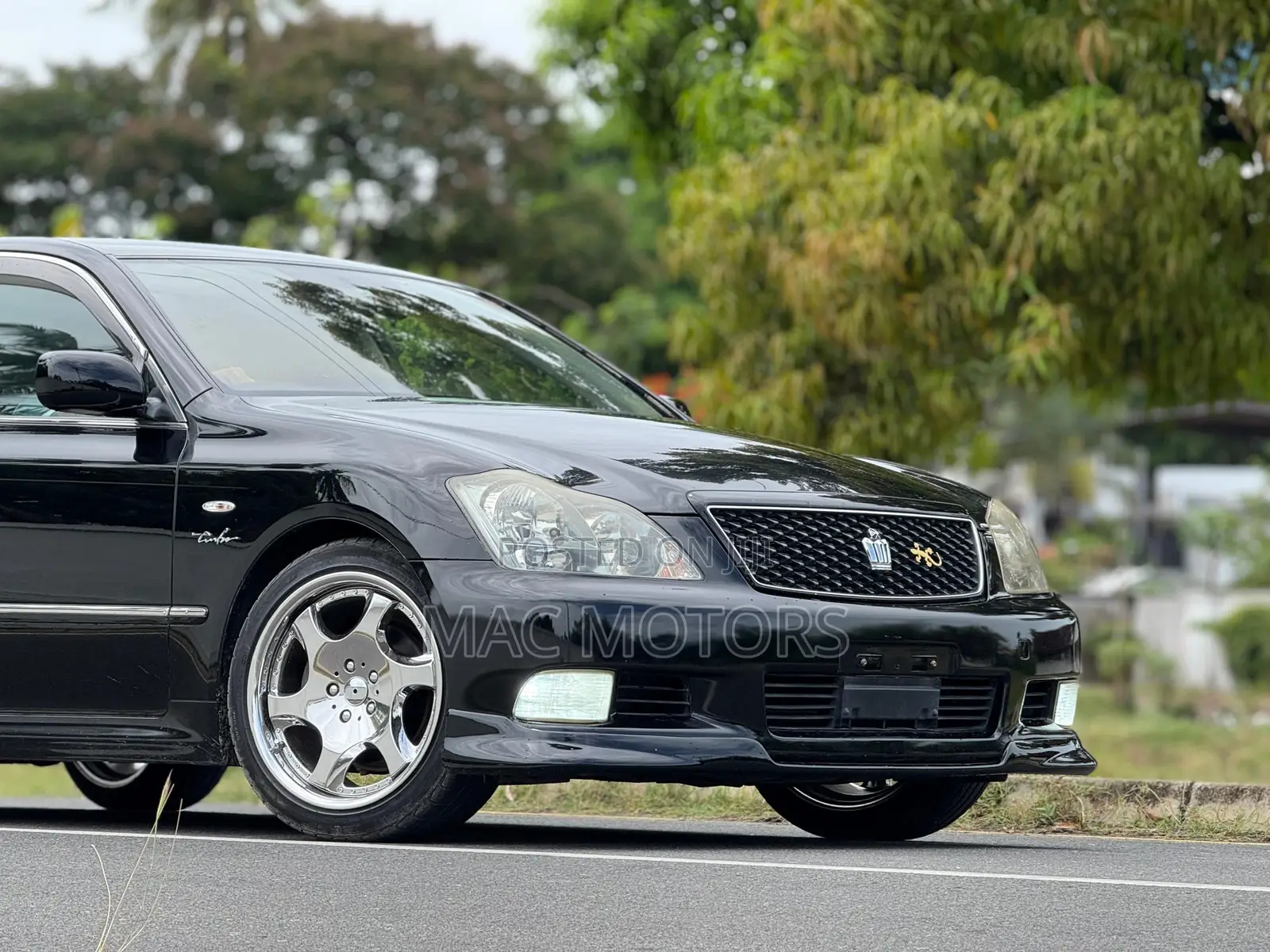Toyota Crown Royale 2005 Black