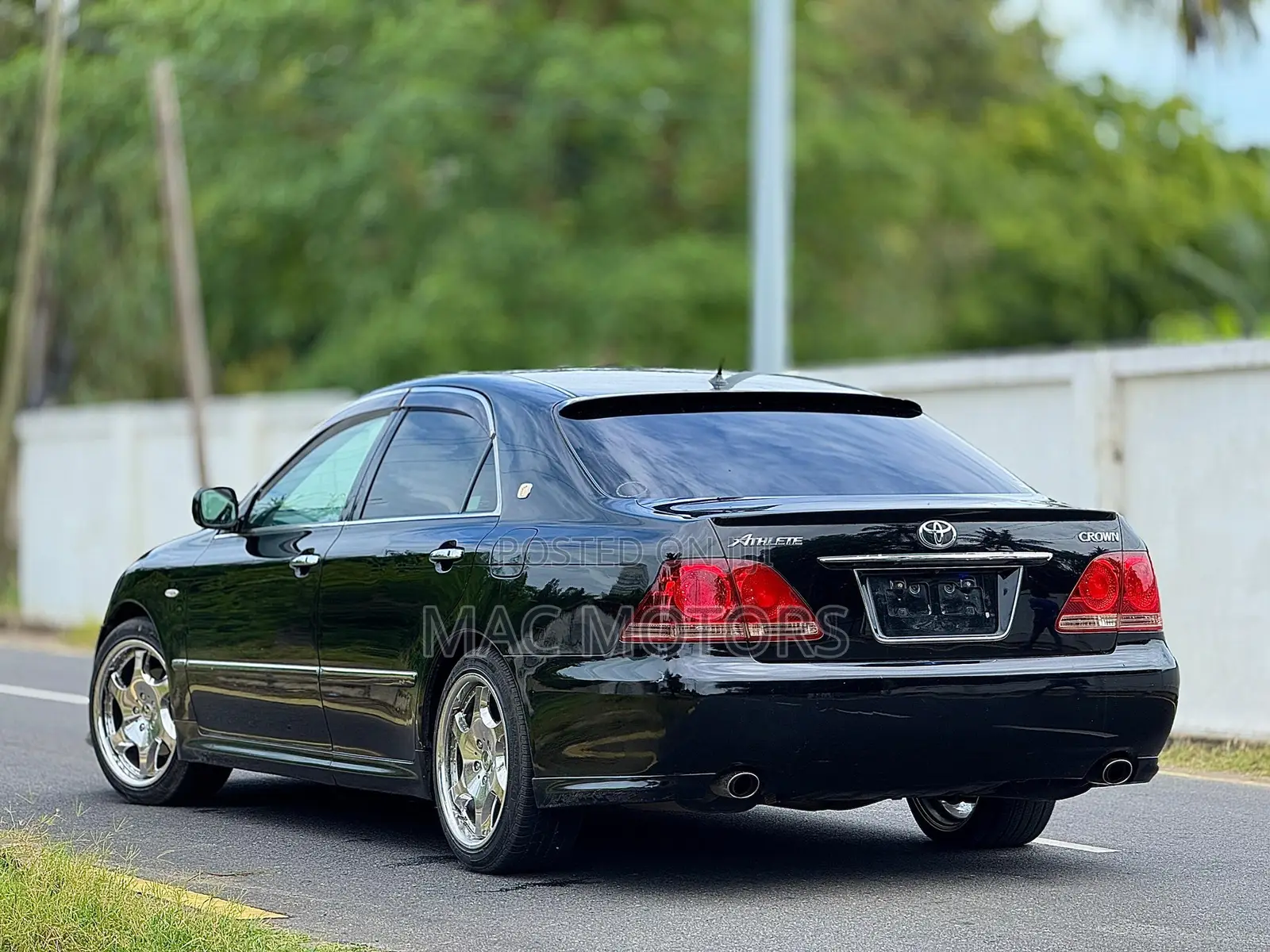 Toyota Crown Royale 2005 Black