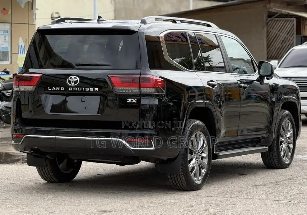 Toyota Land Cruiser 2023 Black