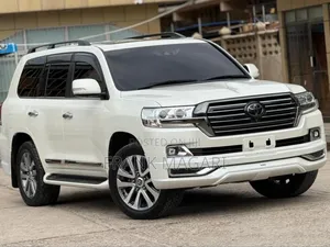 Toyota Land Cruiser 2018 White