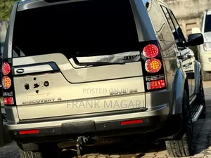 Land Rover Discovery 2011 Gold