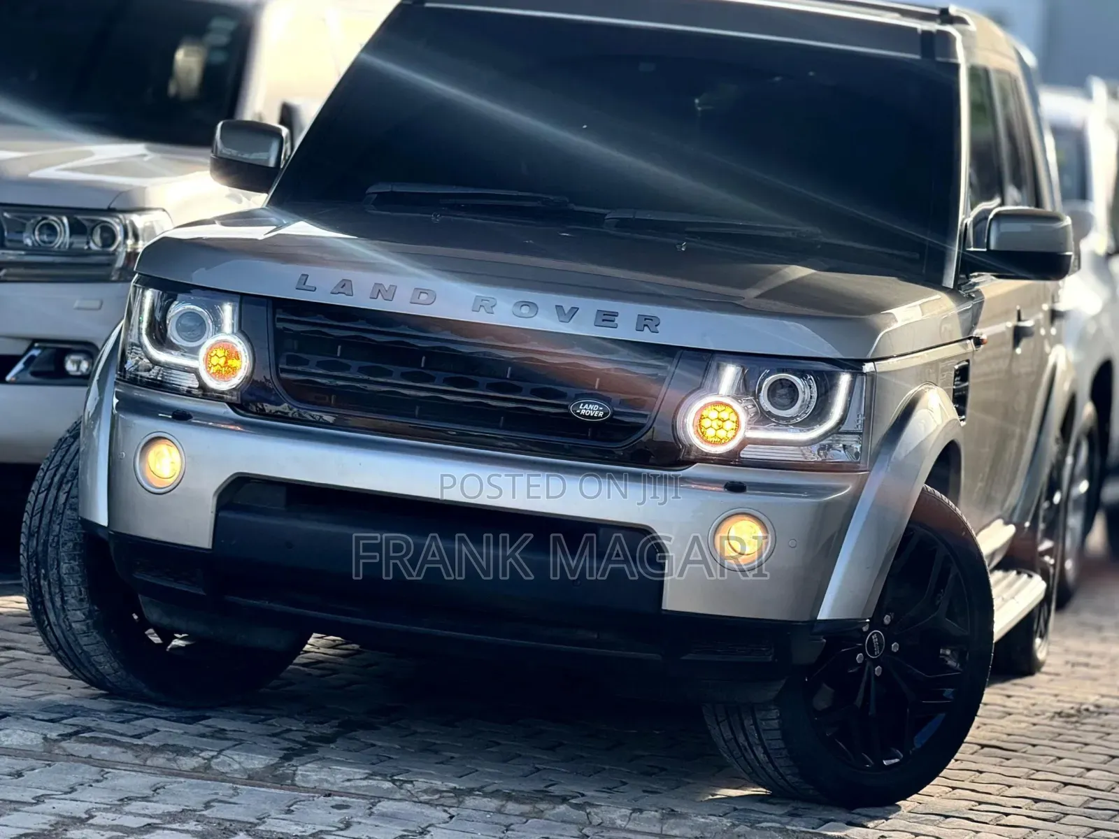 Land Rover Discovery 2011 Gold