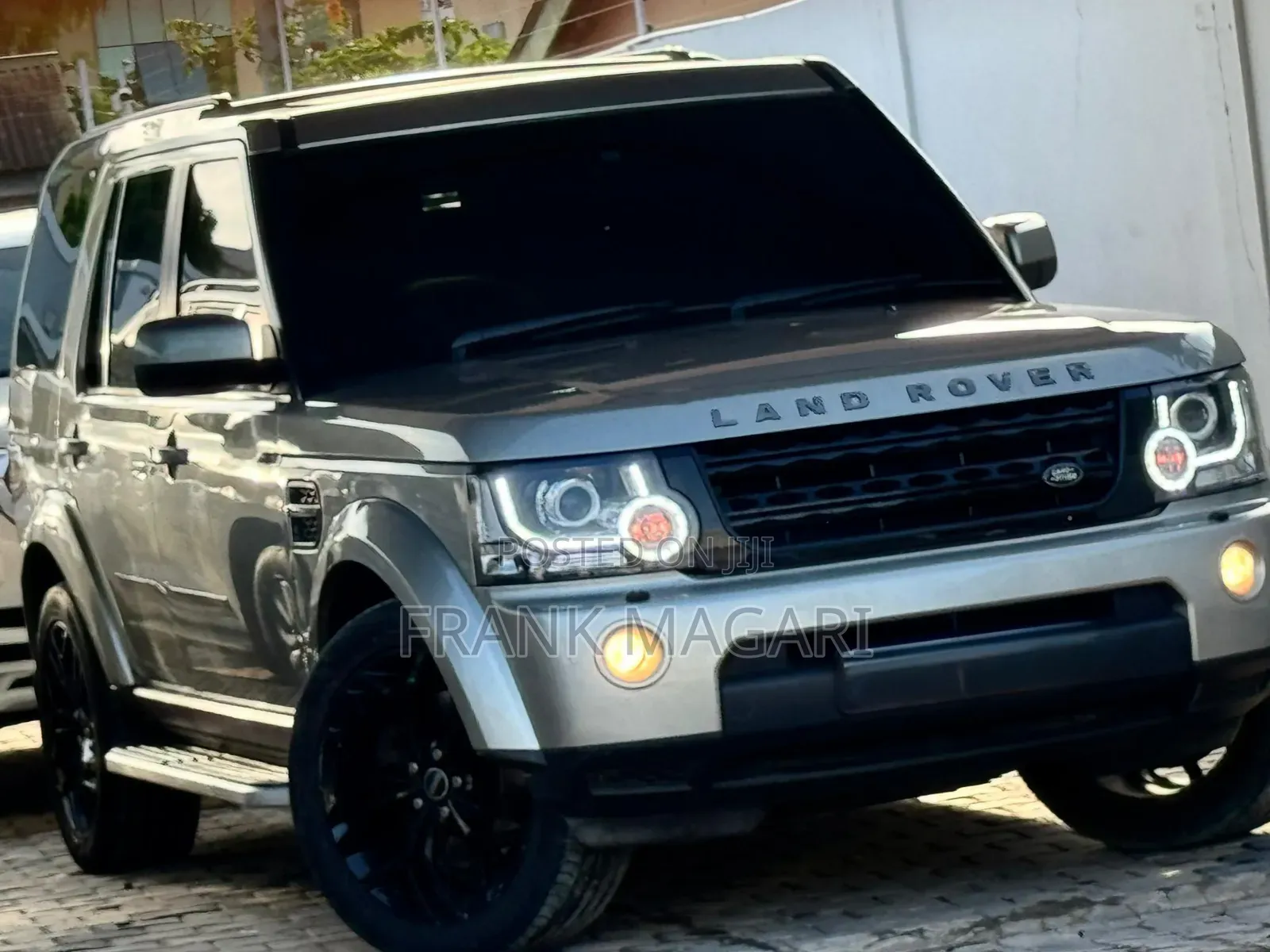 Land Rover Discovery 2011 Gold