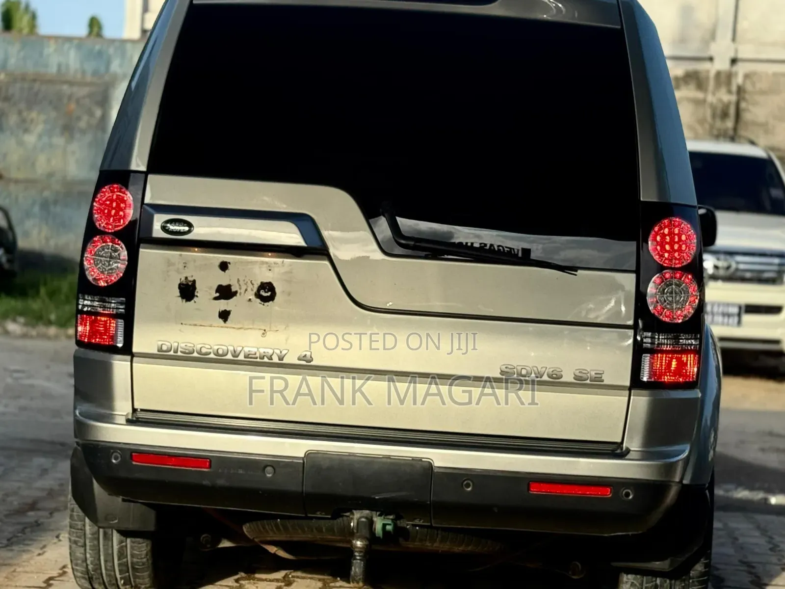 Land Rover Discovery 2011 Gold