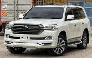 Toyota Land Cruiser 2018 White