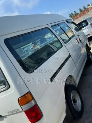 Toyota HiAce 2002 White