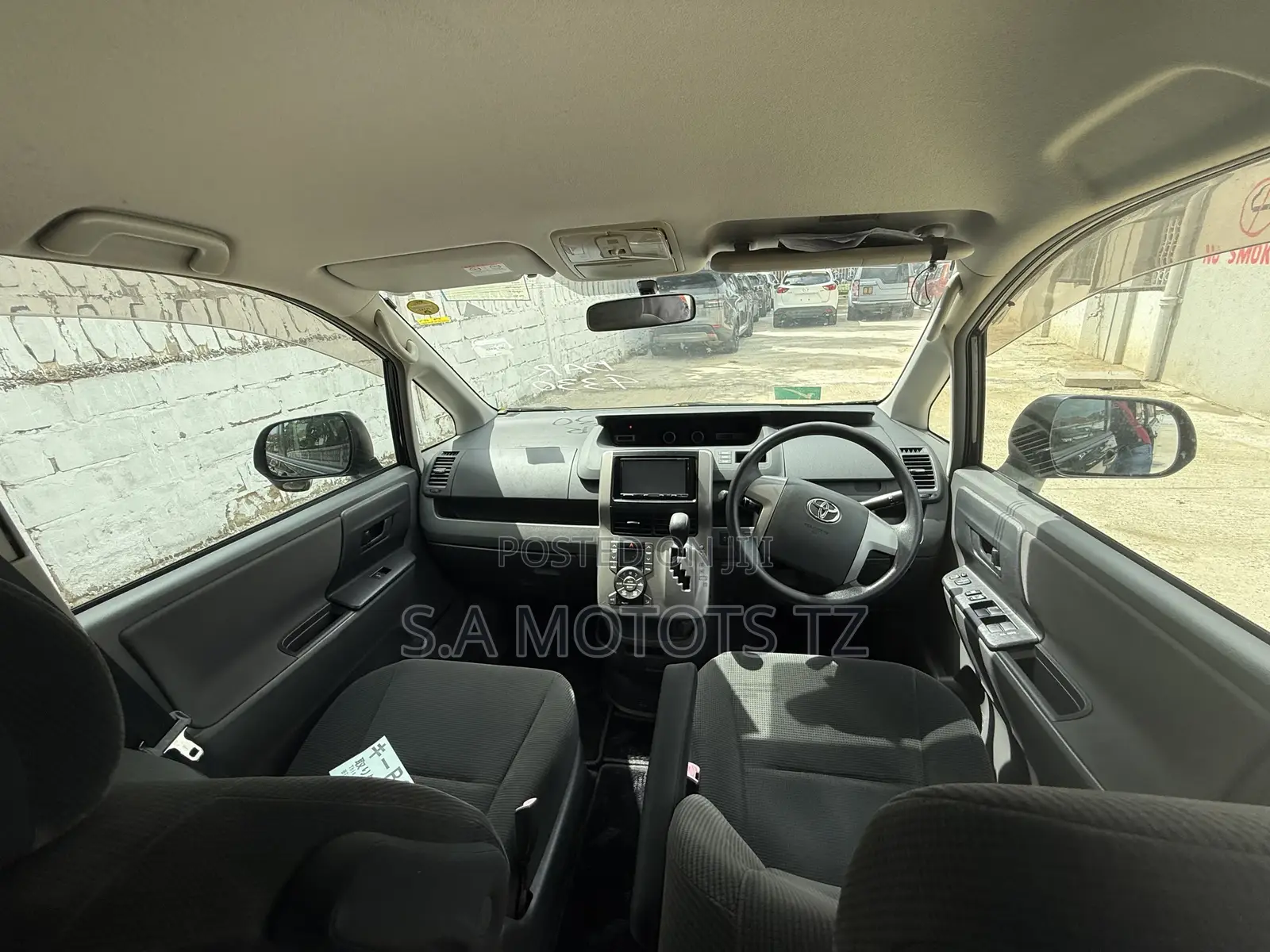Toyota Noah 2.0 143hp AWD (8 Seater) 2008 Black