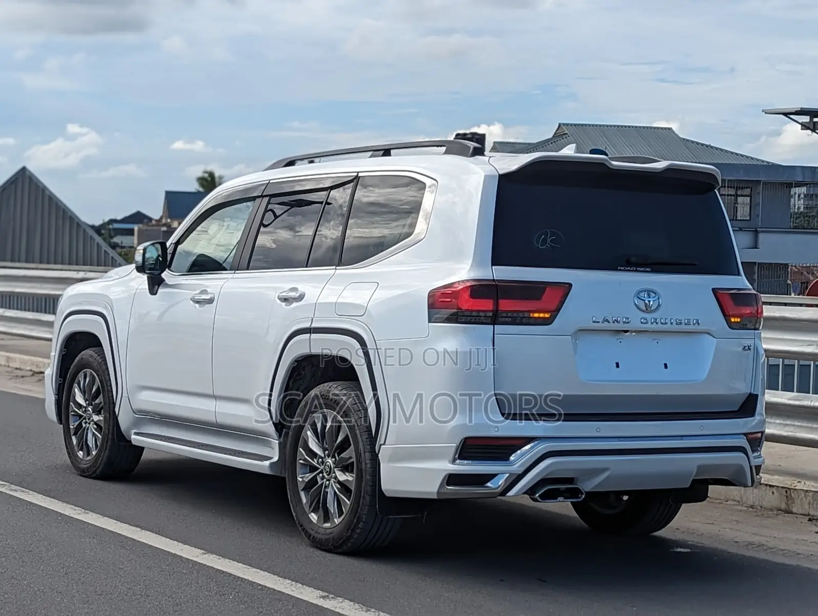 Toyota Land Cruiser 2023 White