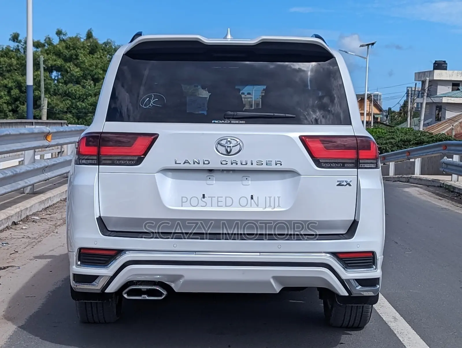 Toyota Land Cruiser 2023 White