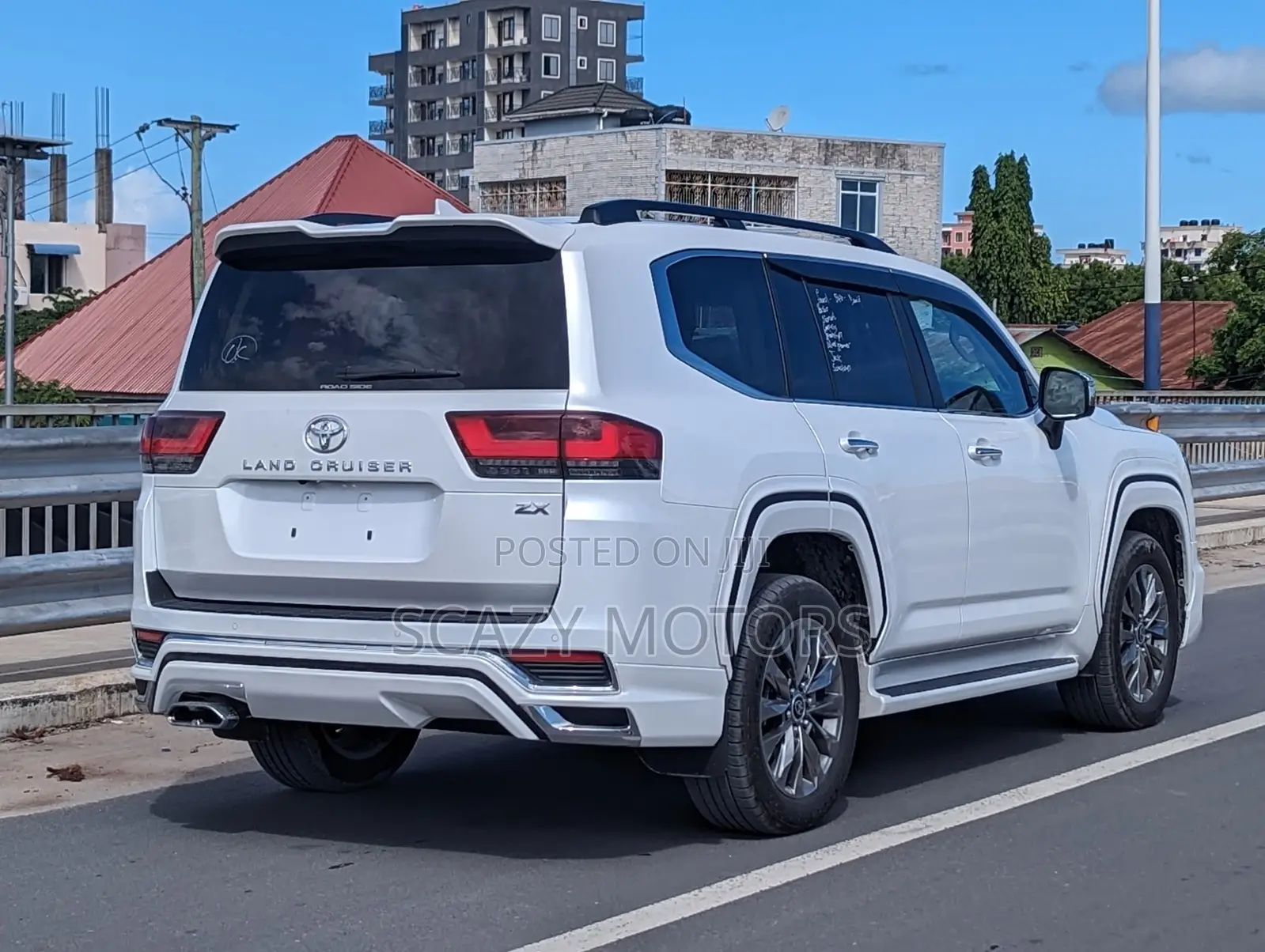 Toyota Land Cruiser 2023 White
