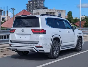 Toyota Land Cruiser 2023 White