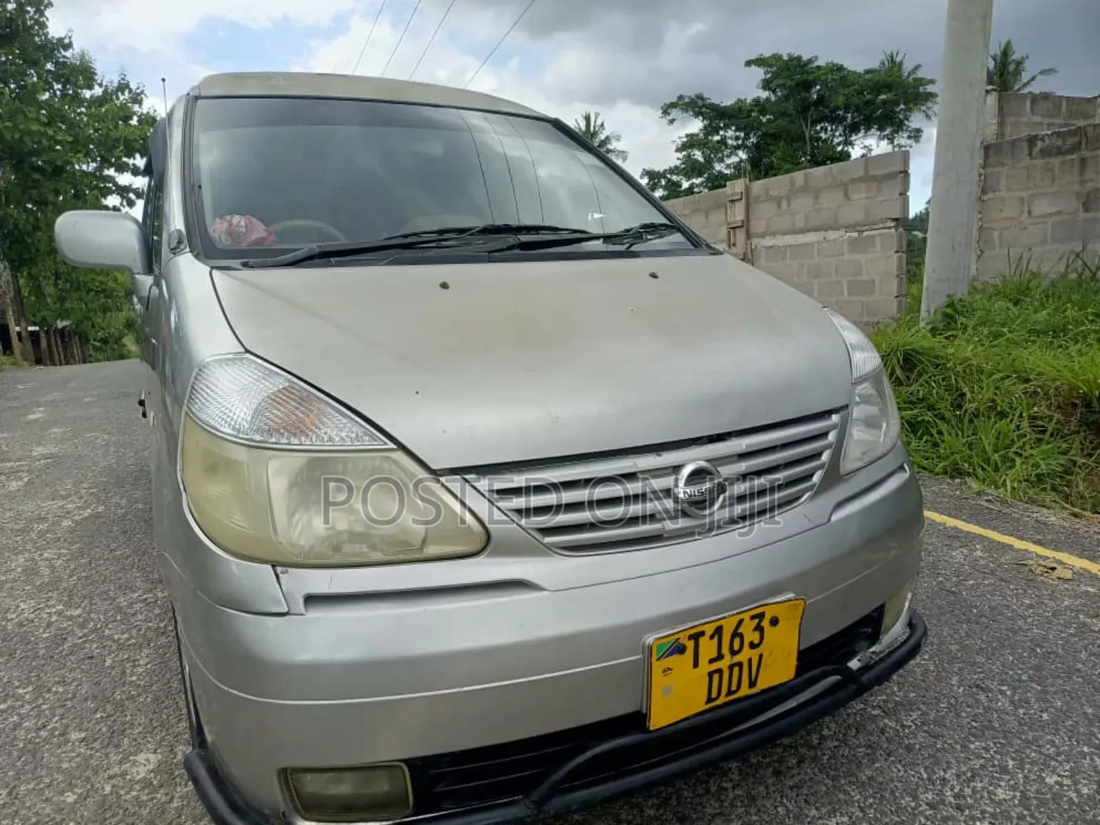 Nissan Serena 2001 Silver