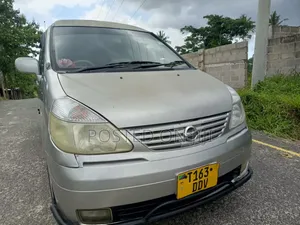 Nissan Serena 2001 Silver
