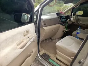 Nissan Serena 2001 Silver