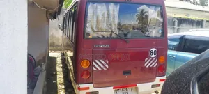 Mitsubishi Rosa 2001 Ivory