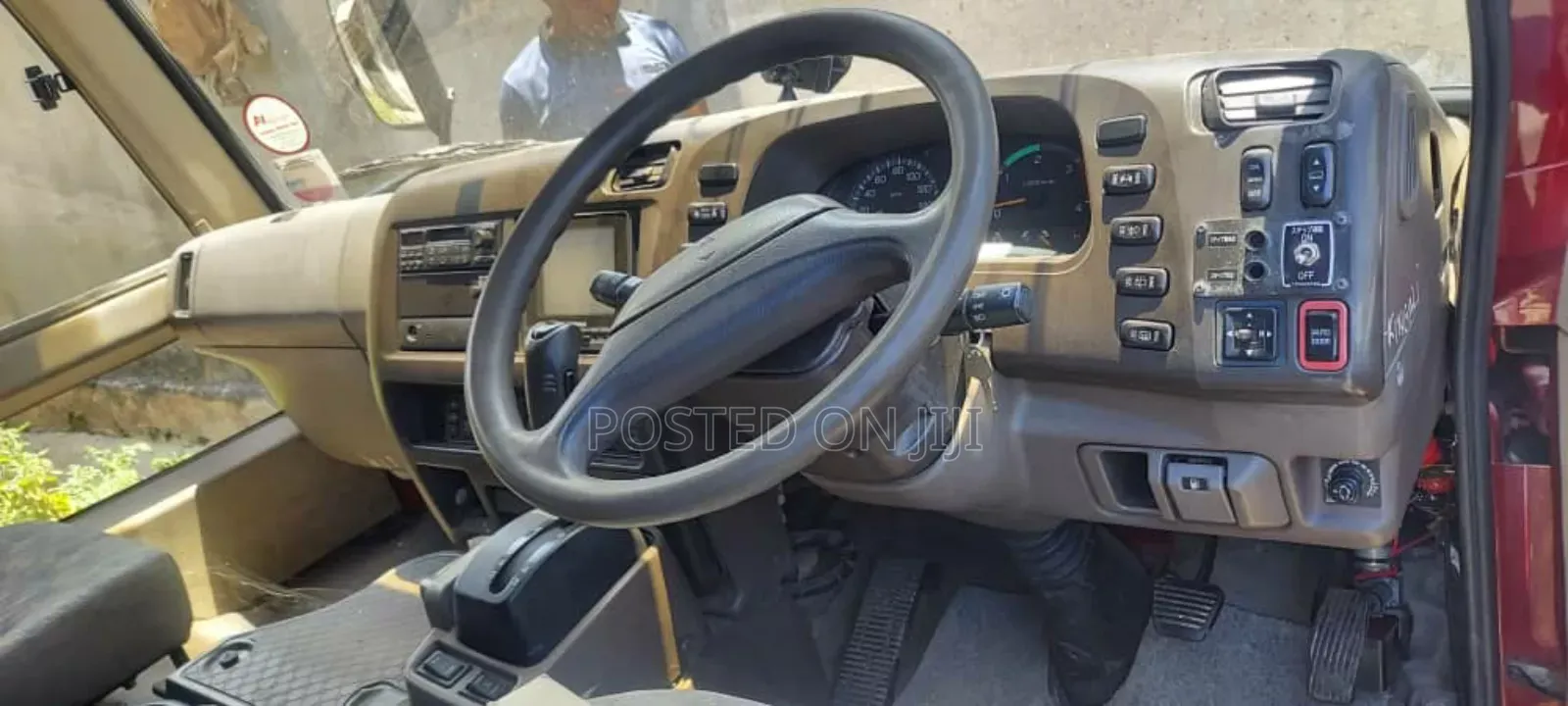 Mitsubishi Rosa 2001 Ivory