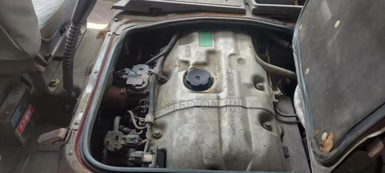 Mitsubishi Rosa 2001 Ivory