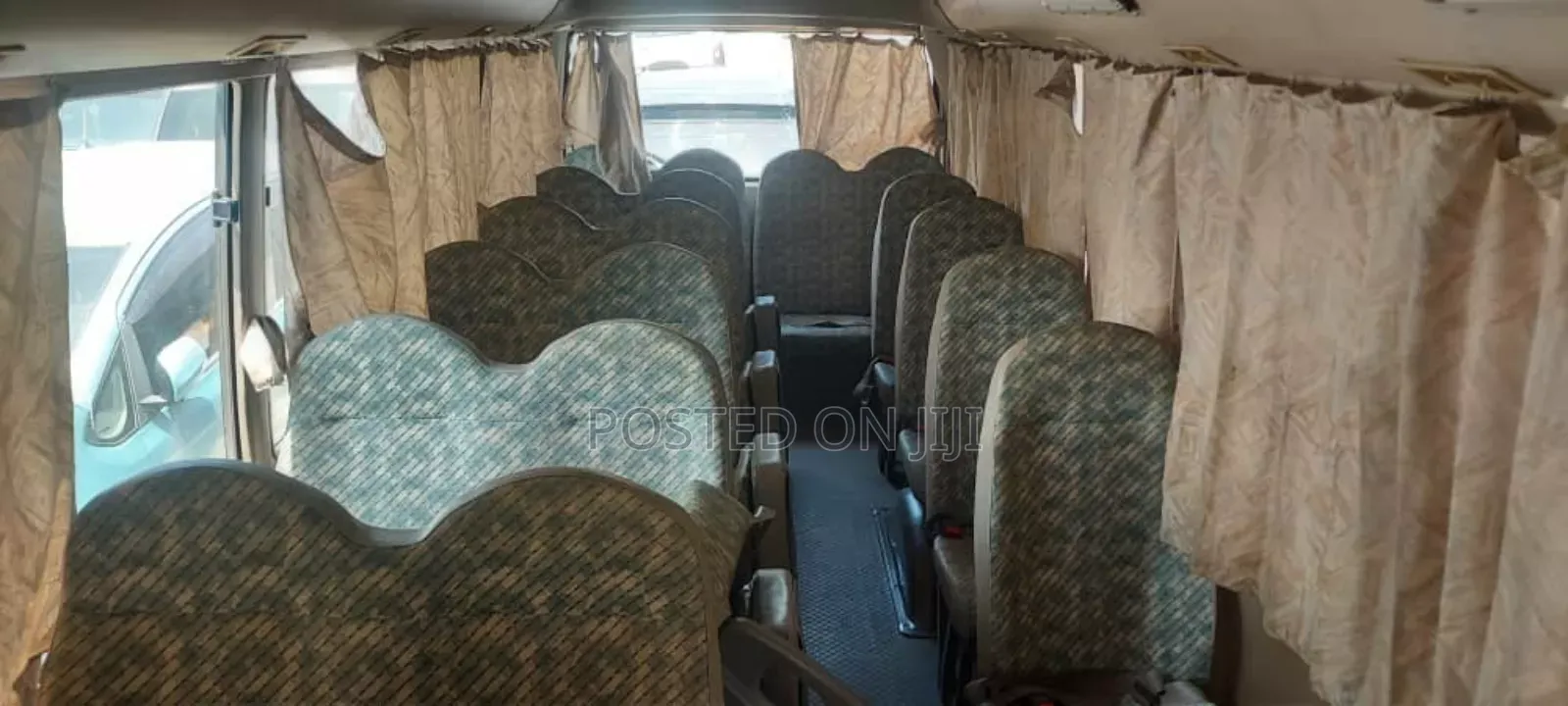 Mitsubishi Rosa 2001 Ivory