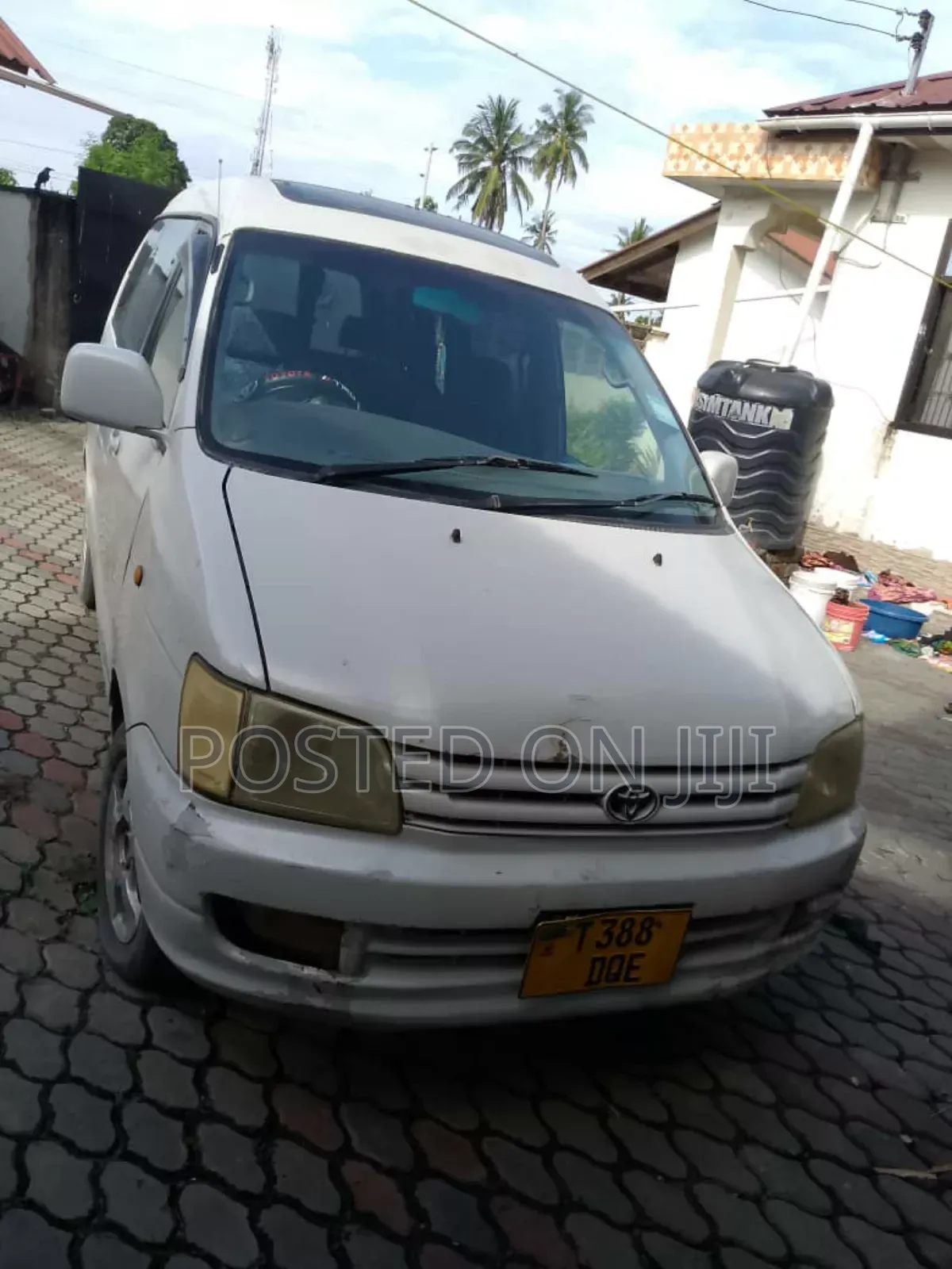 Toyota Noah 2001 White