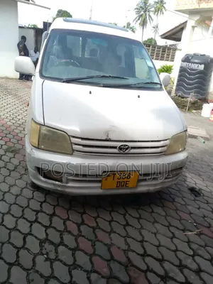 Toyota Noah 2001 White