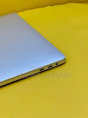 Laptop Apple MacBook Pro 2017 16GB Intel Core I7 SSD 256GB