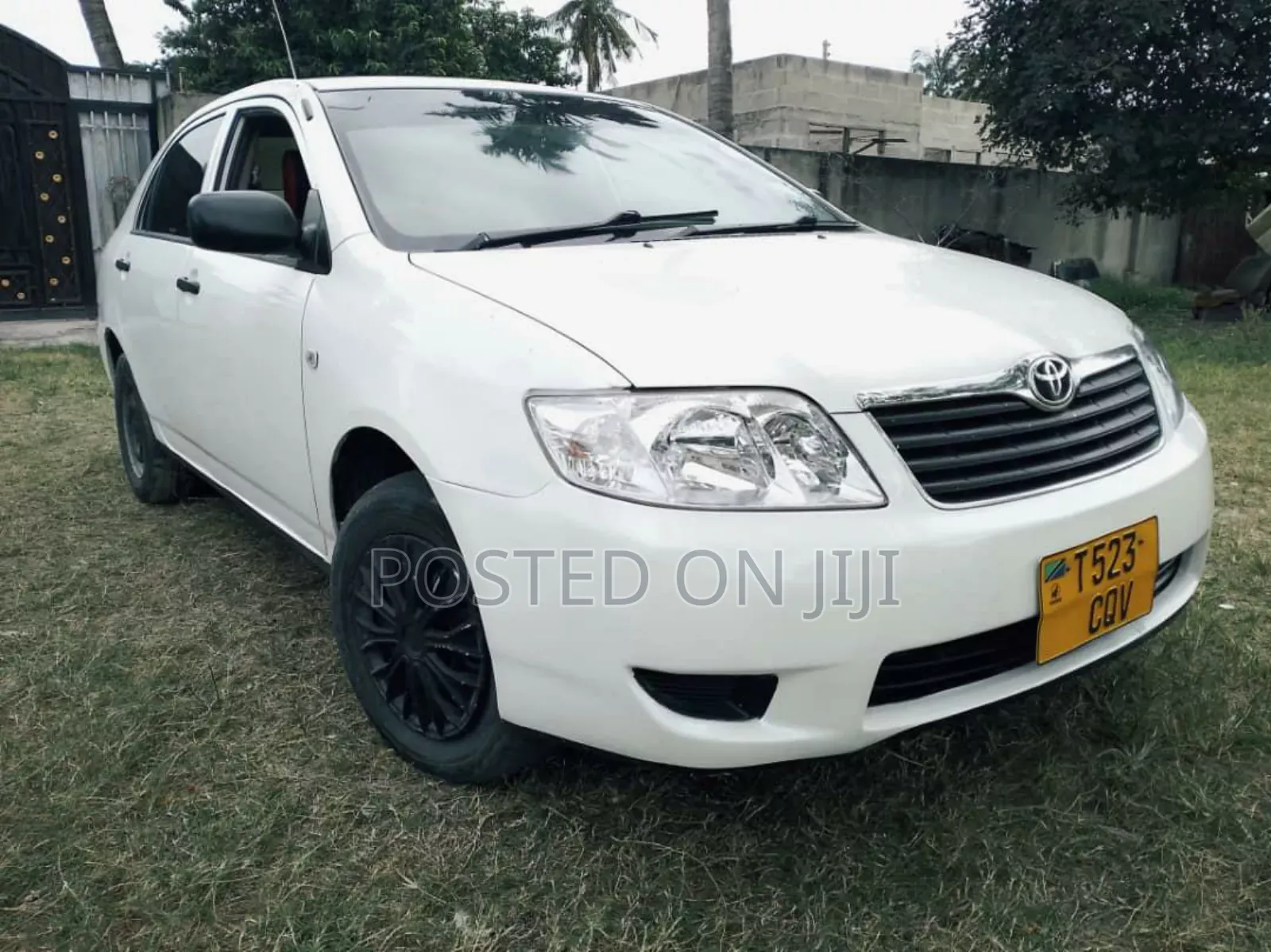 Toyota Corolla 2000 White