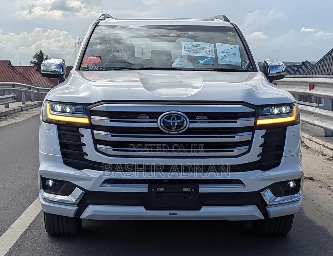 Toyota Land Cruiser 2023 Pearl