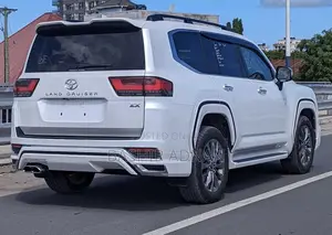 Toyota Land Cruiser 2023 Pearl