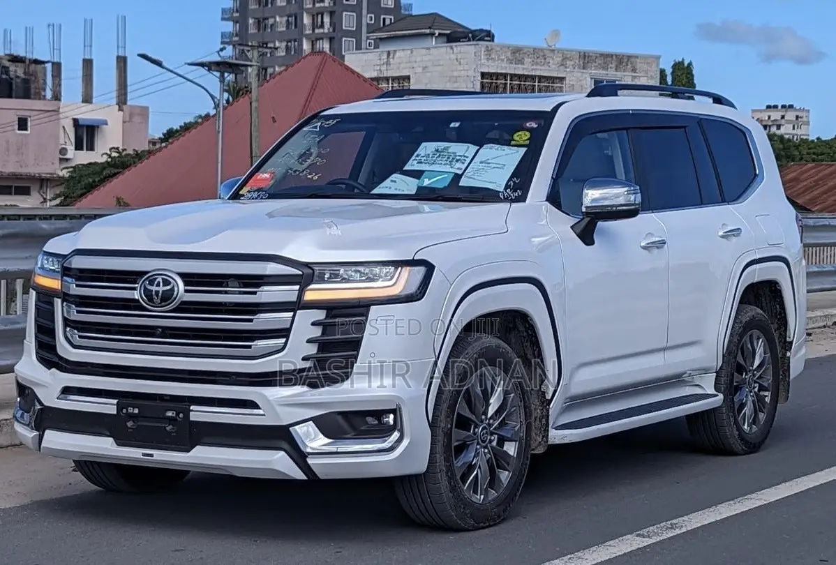 Toyota Land Cruiser 2023 Pearl