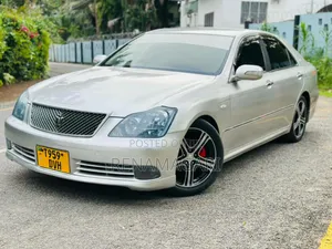 Toyota Crown 2006 Silver