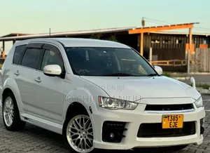 Mitsubishi Outlander 2015 White