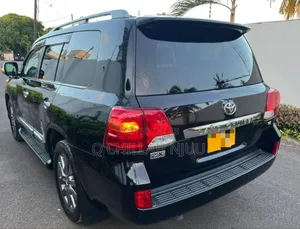 Toyota Land Cruiser 2015 Black