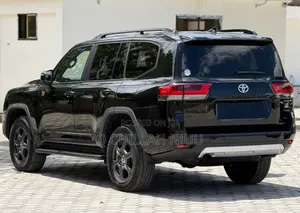 Toyota Land Cruiser 2023 Black