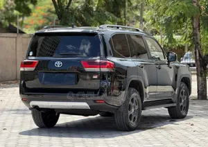 Toyota Land Cruiser 2023 Black