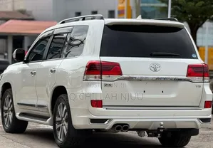 Toyota Land Cruiser 2018 White