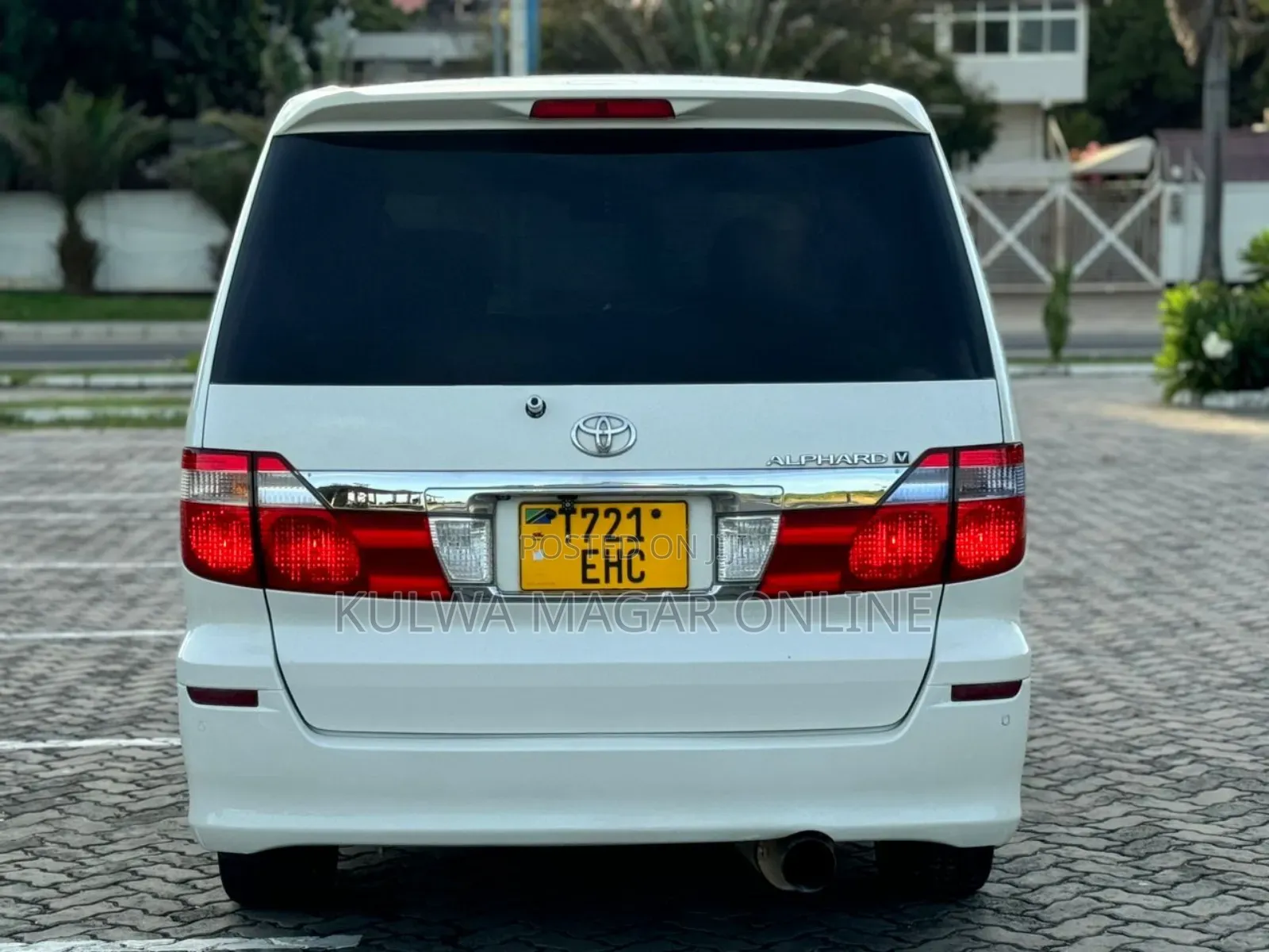 Toyota Alphard 2005 White