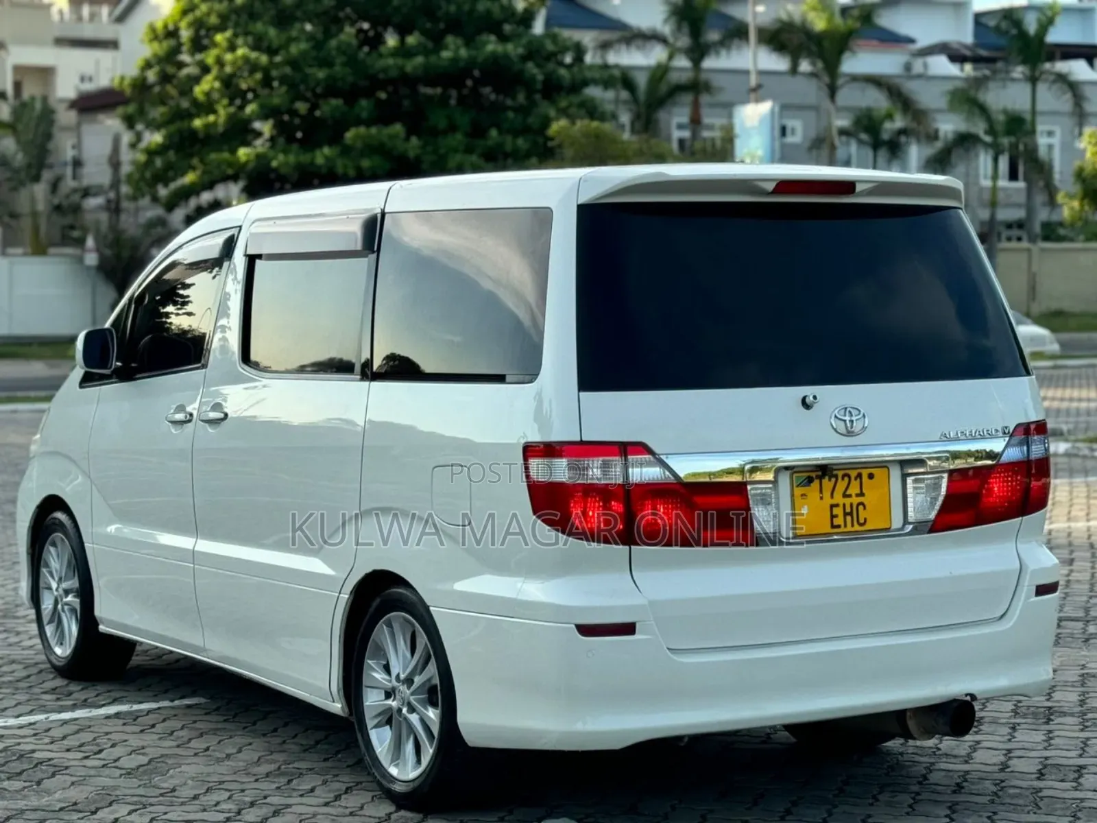 Toyota Alphard 2005 White