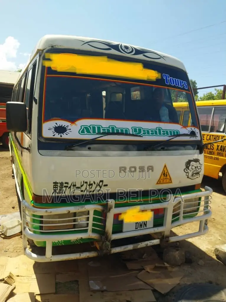 Mitsubishi Fuso Rosa 2004 Silver
